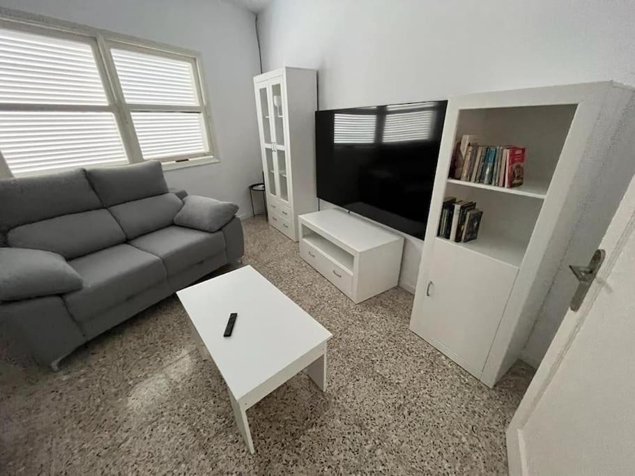 ロス・レアレホス Casa Unifamiliar. Gran Terraza. Vistas. Tele Workingヴィラ エクステリア 写真